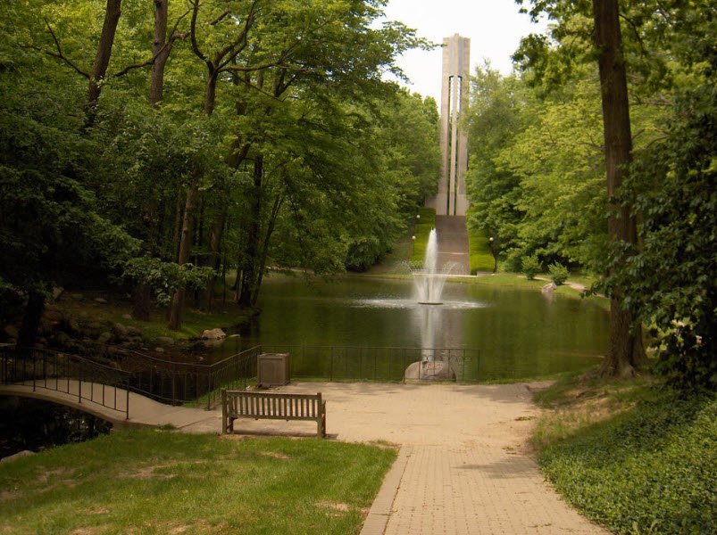 Holcomb Gardens, United States